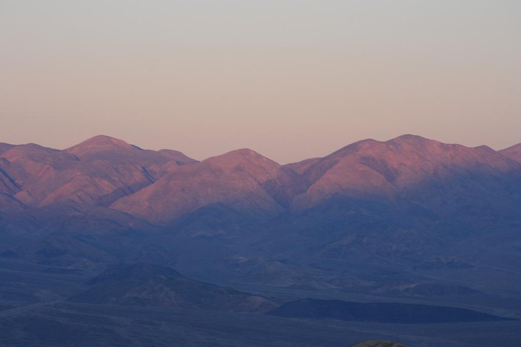 20081022 death valley 014.jpg - Death Valley - Sunrise at Zabriskie Point